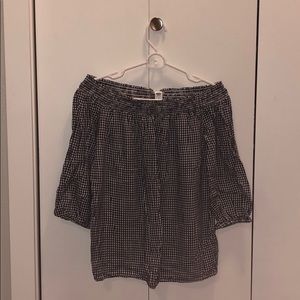 off-the-shoulder shirt